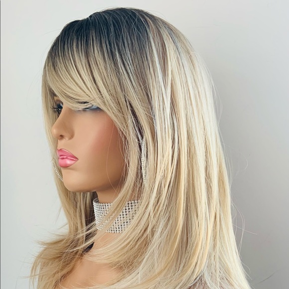 Gorgeous 20” Effortless Style Ombre Blonde Synthetic Wig with Bangs - Picture 7 of 11
